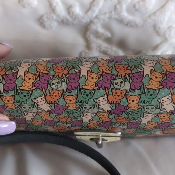 Jon Wye Vampire Cats Small Clutch/Crossbody 😺 - Picture 7 of 16